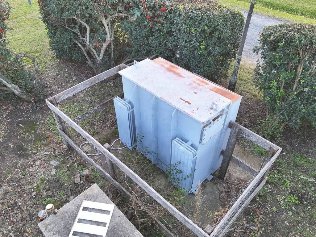 Foto aérea del mismo transformador dentro de su cerco